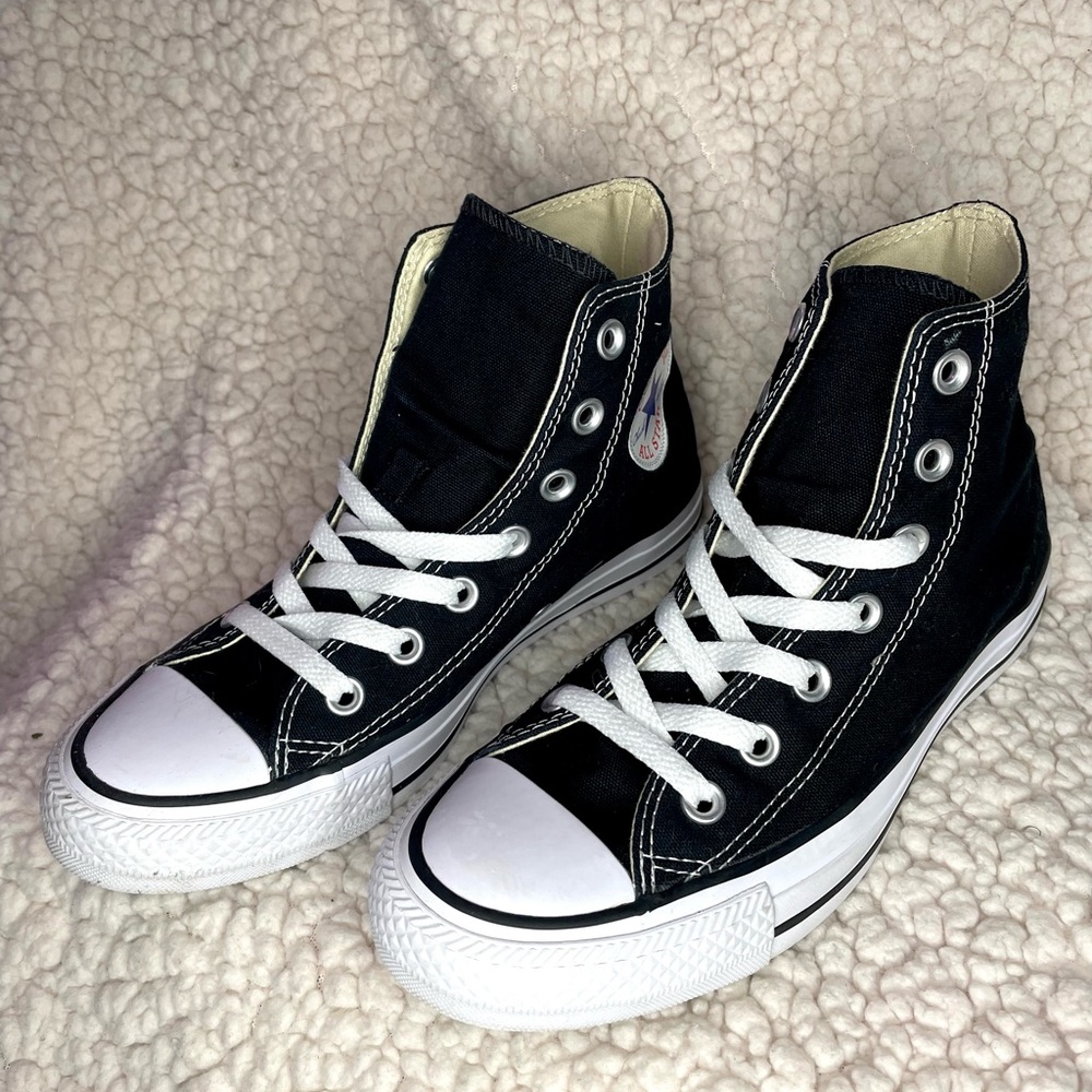 Converse All Star High Top Women’s size 7